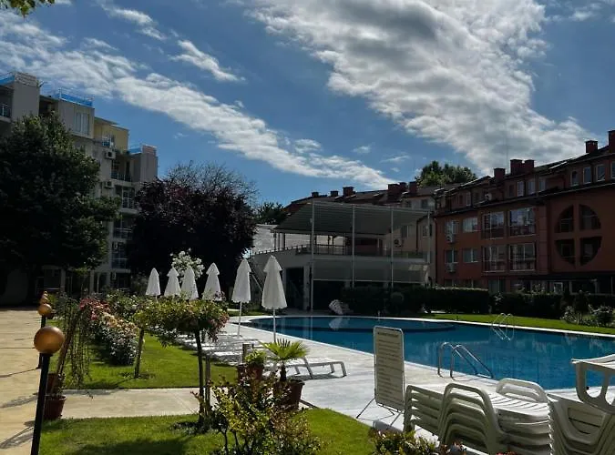 Apartament Modern Beachfront With Pool Rawda