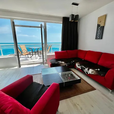 Modern Beachfront With Pool Apartament *