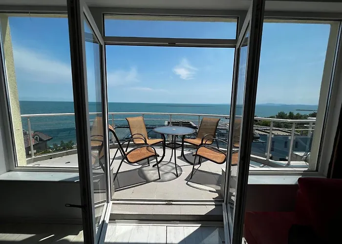 Modern Beachfront With Pool *