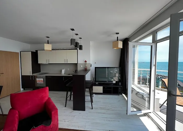 Modern Beachfront With Pool Apartment