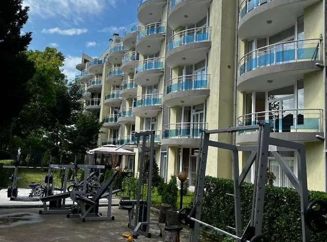 Apartamento Modern Beachfront With Pool *